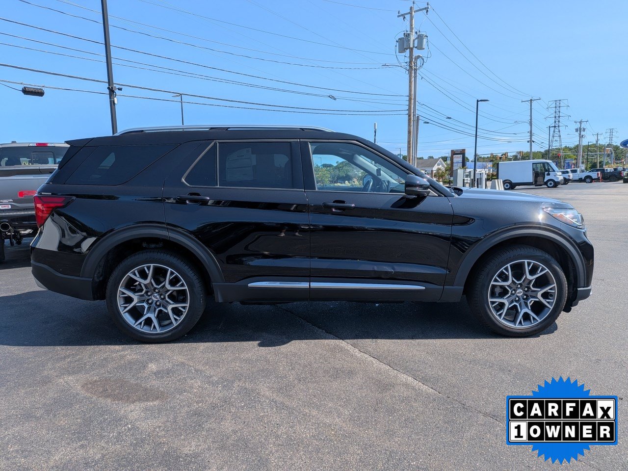 Certified 2025 Ford Explorer Platinum w/ Ultimate Package AWD/4WD image 3