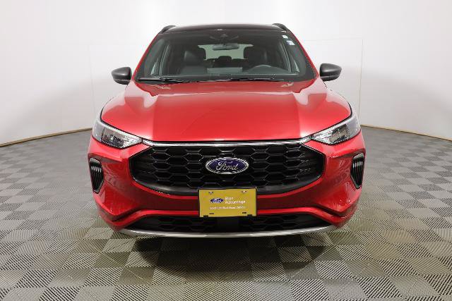 Certified 2023 Ford Escape ST-Line w/ Tech Pack #1 AWD/4WD image 3