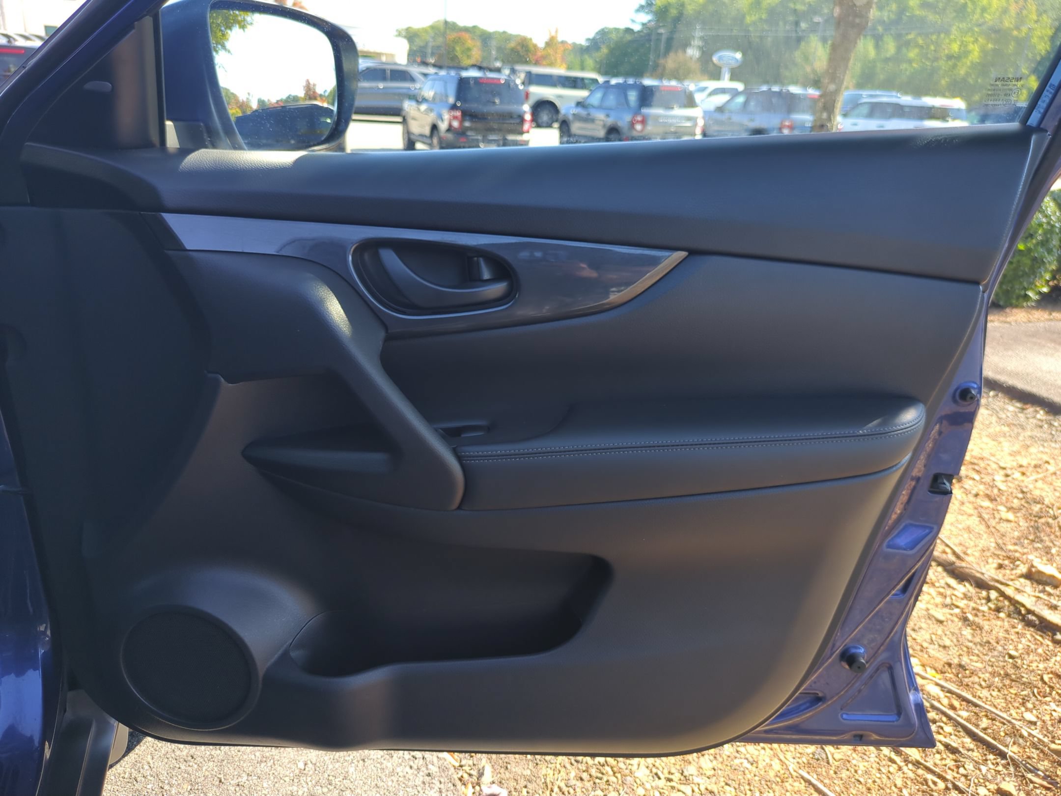 Used 2019 Nissan Rogue S AWD/4WD image 31