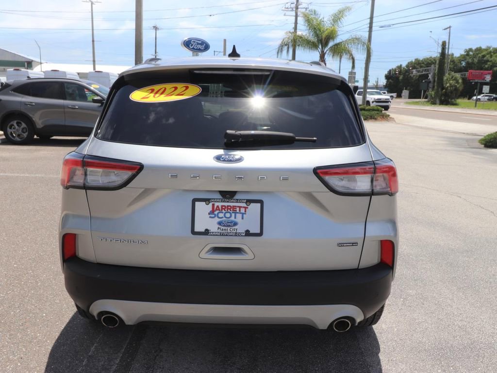 Certified 2022 Ford Escape Titanium AWD/4WD image 10