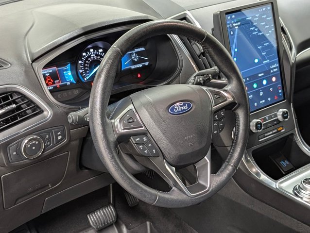 Certified 2022 Ford Edge Titanium w/ Equipment Group 301A AWD/4WD image 10