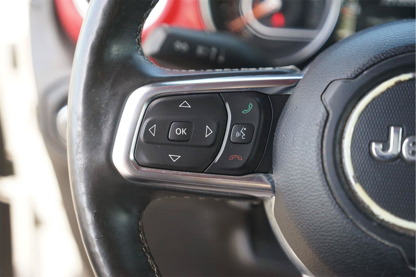 Used 2020 Jeep Gladiator Overland AWD/4WD image 22