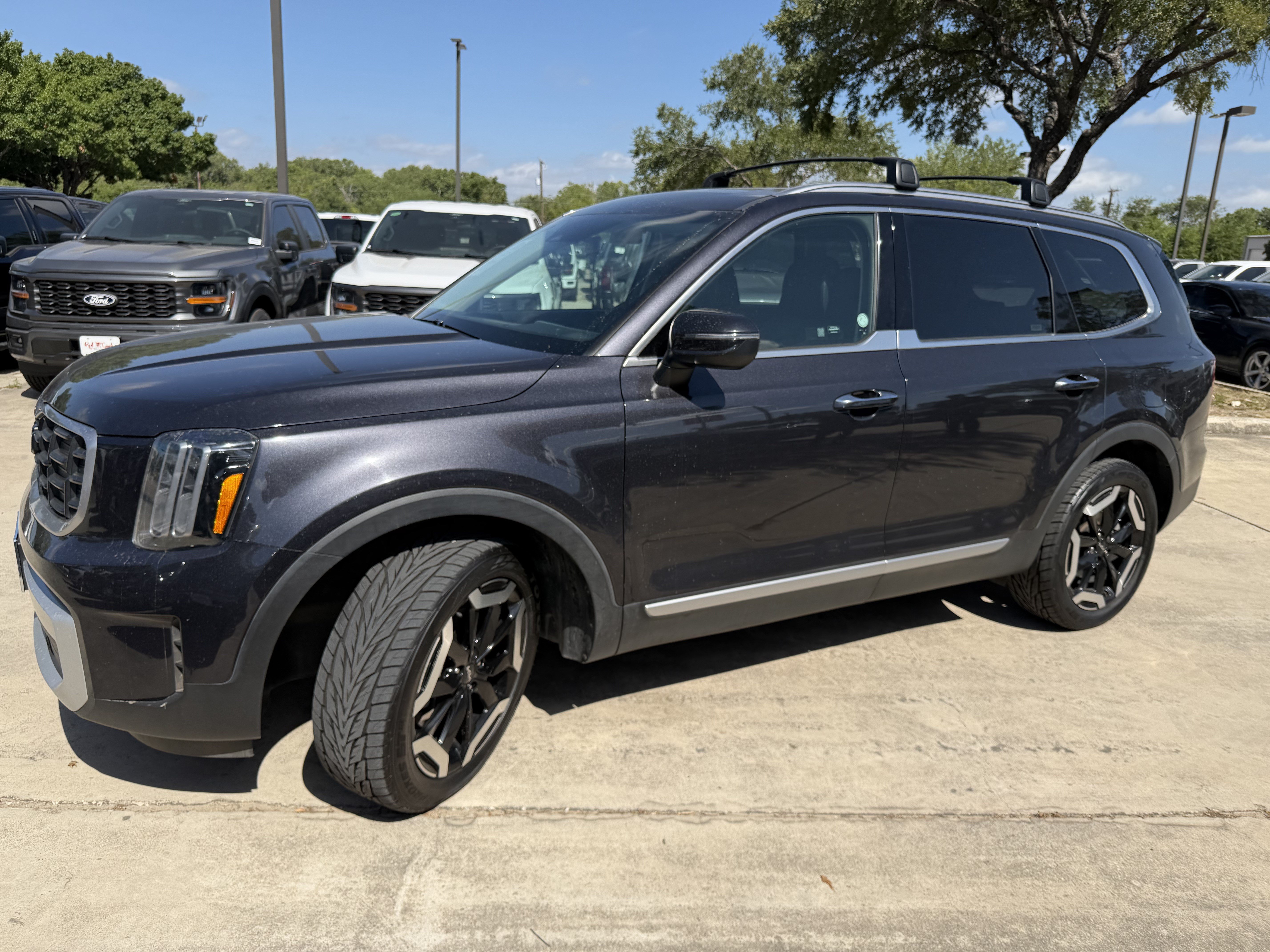 Used 2025 Kia Telluride S AWD/4WD image 12