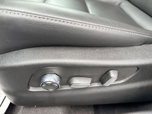 Used 2025 Cadillac XT4 Premium Luxury image 15