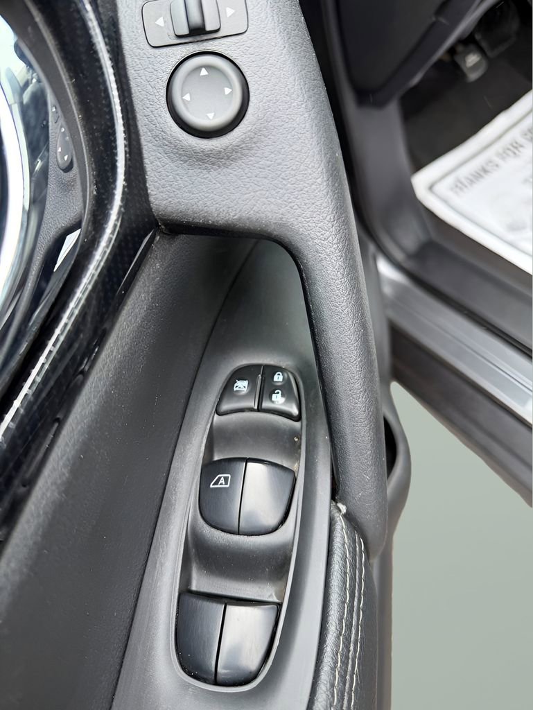 Used 2018 Nissan Rogue SL AWD/4WD image 21