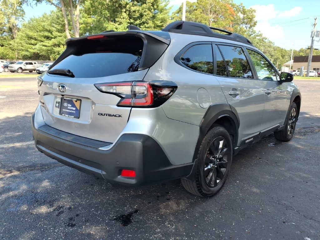 Used 2025 Subaru Outback Onyx Edition AWD/4WD image 2