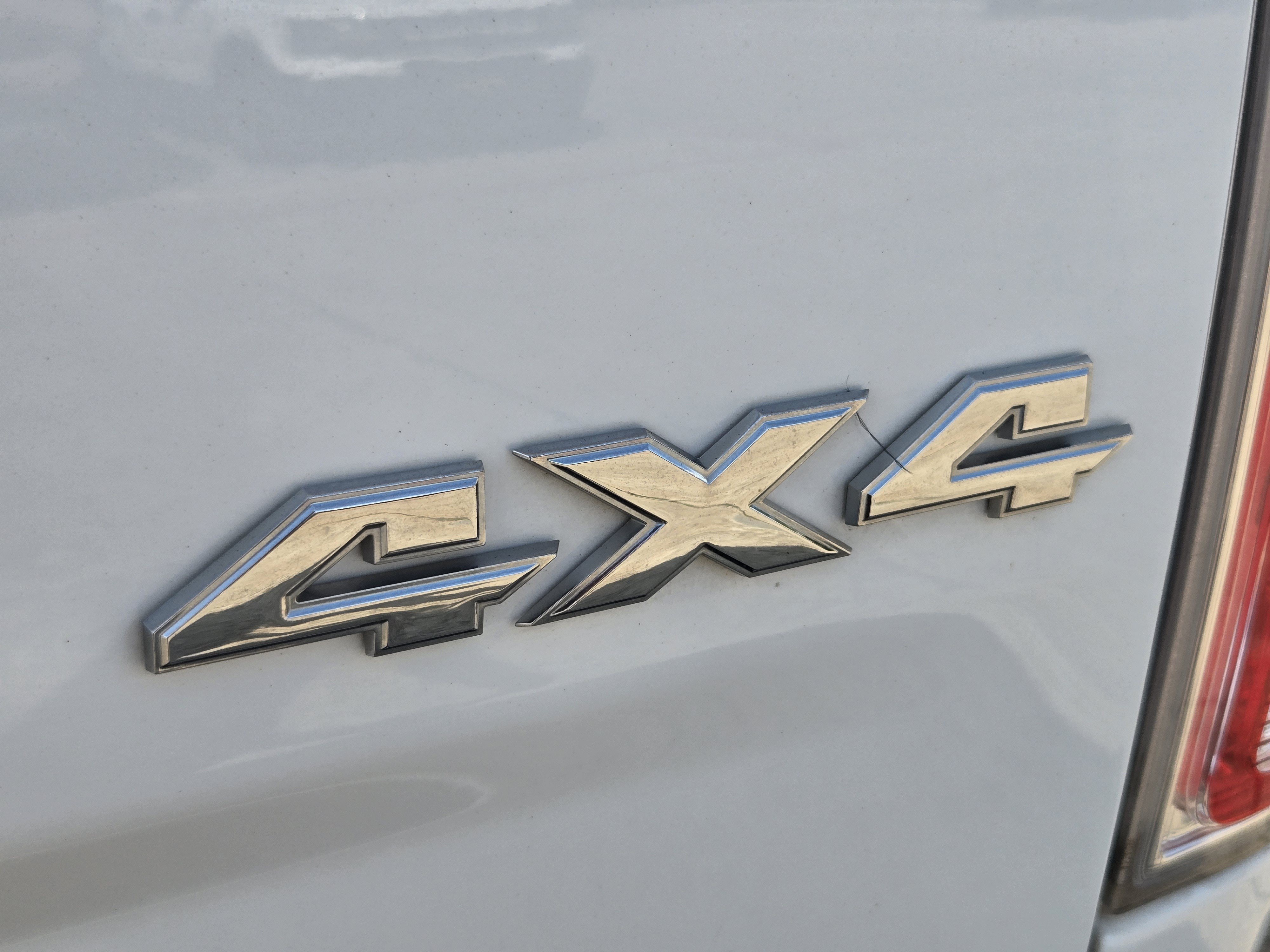 Used 2018 RAM 1500 Laramie AWD/4WD image 8