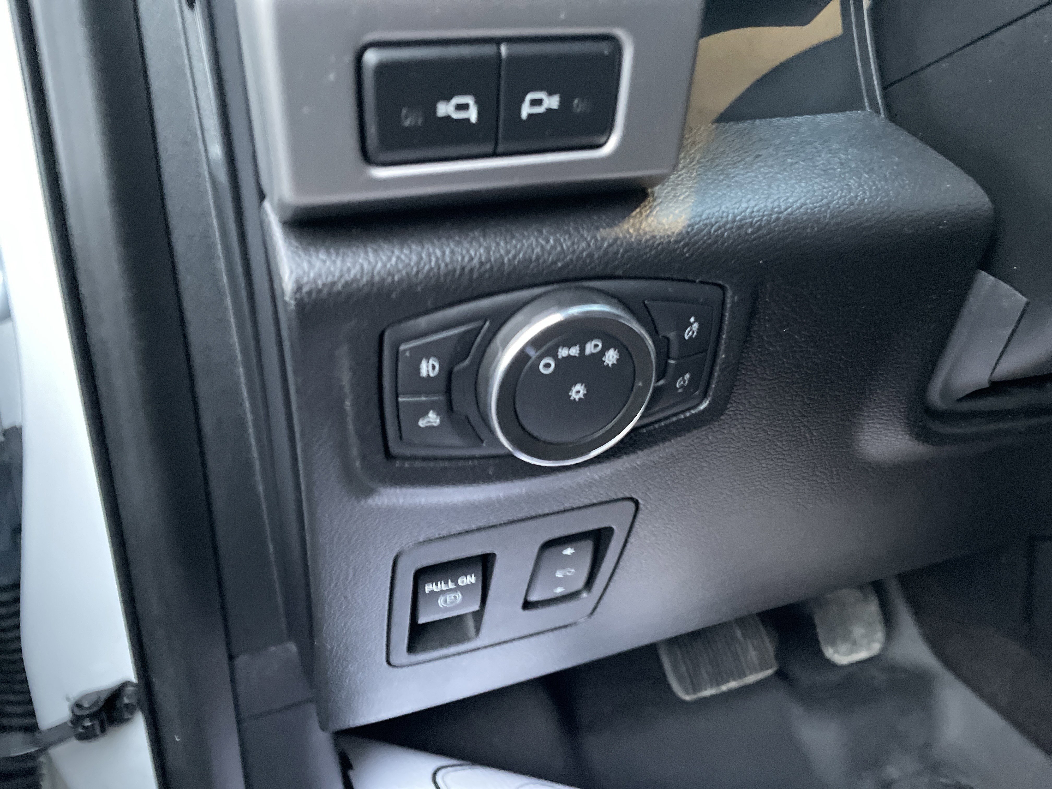 Certified 2020 Ford F150 Platinum w/ Equipment Group 701A Luxury image 31