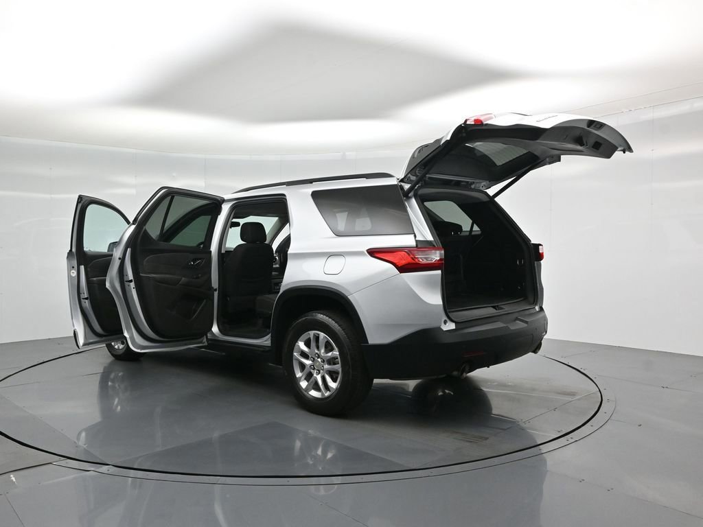 Used 2021 Chevrolet Traverse LT image 57