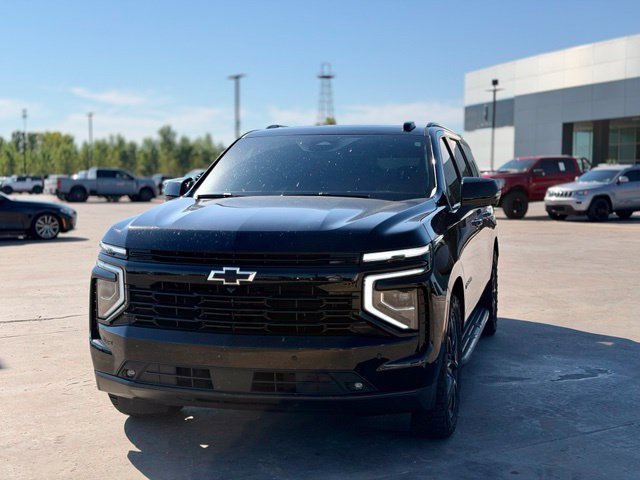 Used 2025 Chevrolet Suburban RST w/ RST Capability Package AWD/4WD image 2