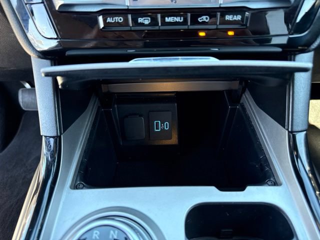 Certified 2024 Ford Explorer ST-Line w/ Class IV Trailer Tow Package AWD/4WD image 32
