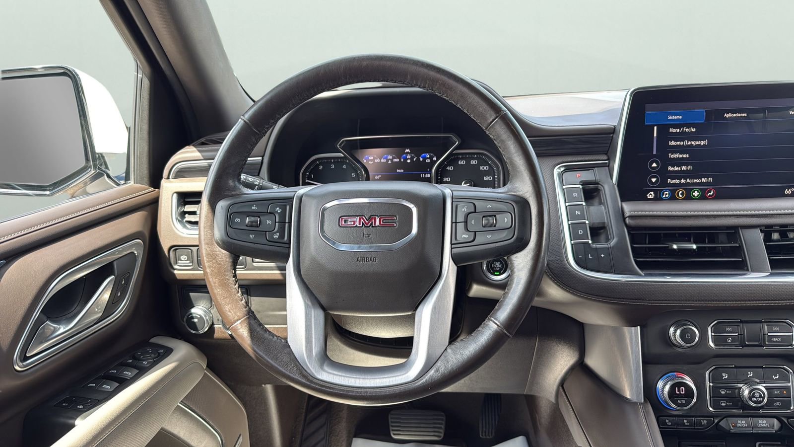 Used 2021 GMC Yukon SLT w/ SLT Premium Package RWD image 12