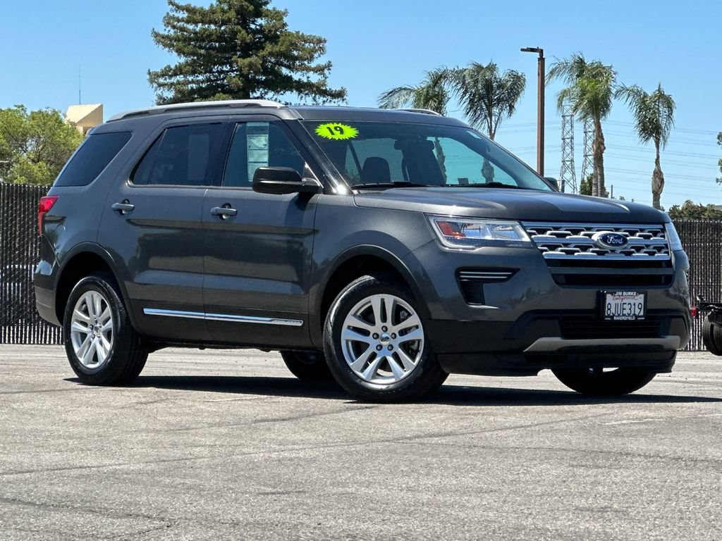Certified 2019 Ford Explorer XLT w/ Class III Trailer Tow Package AWD/4WD image 1