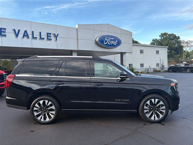 Certified 2025 Ford Expedition Platinum w/ Driver's Package AWD/4WD image 8