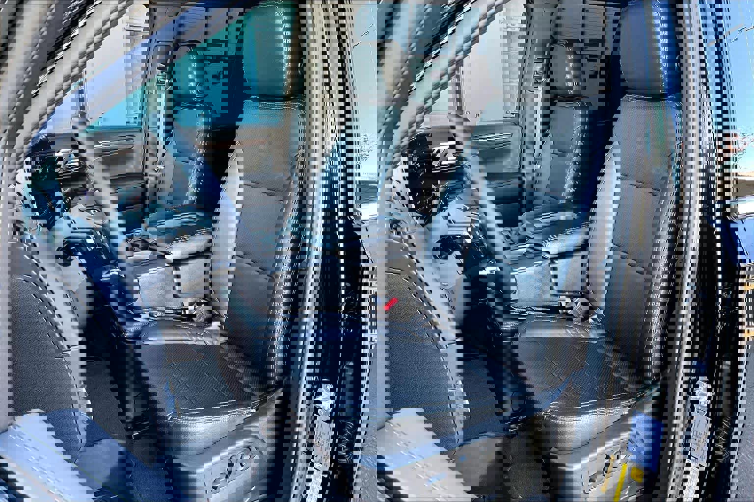 Used 2025 Chevrolet Tahoe LS image 7