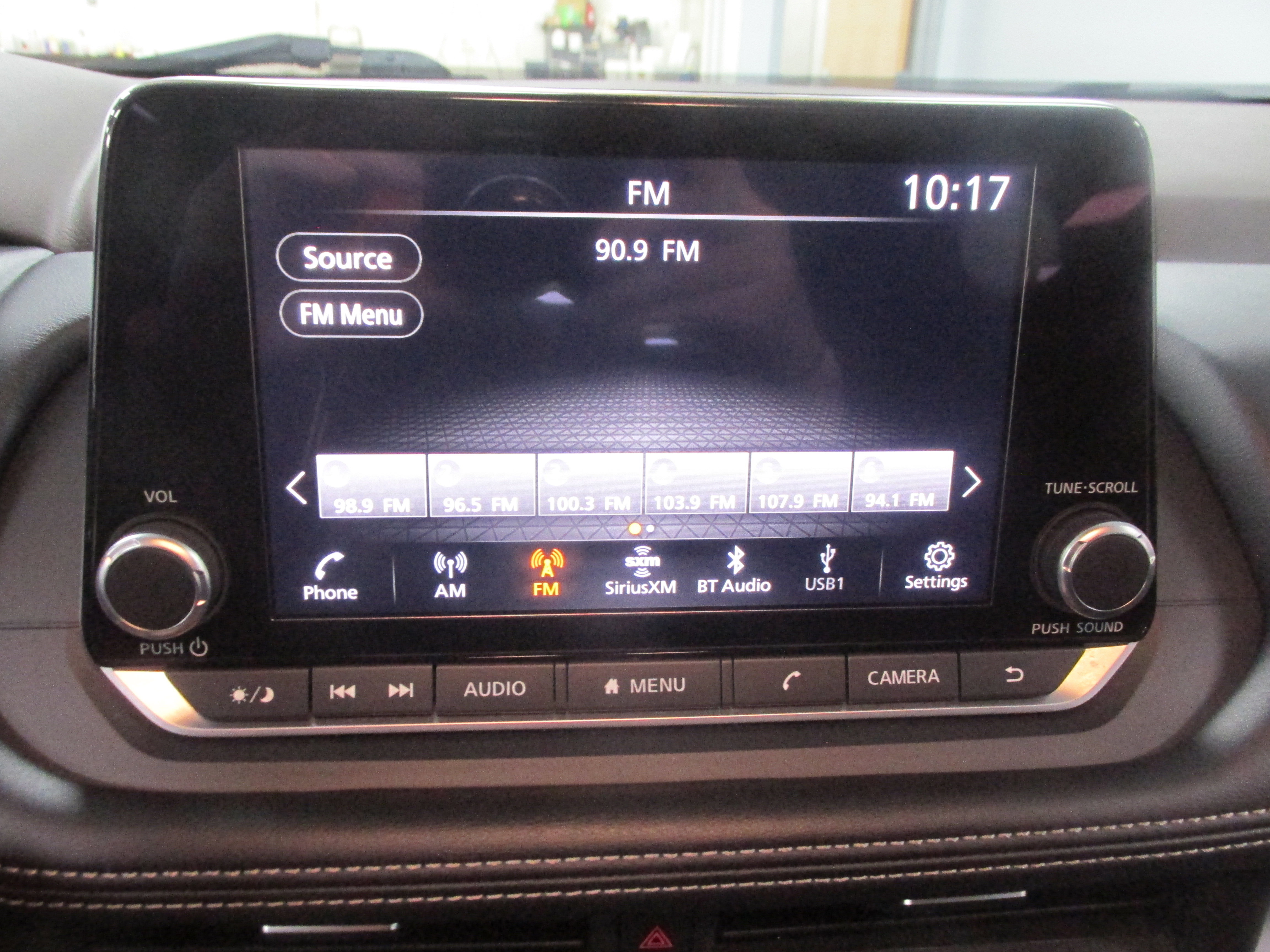 Used 2023 Nissan Rogue S AWD/4WD image 35