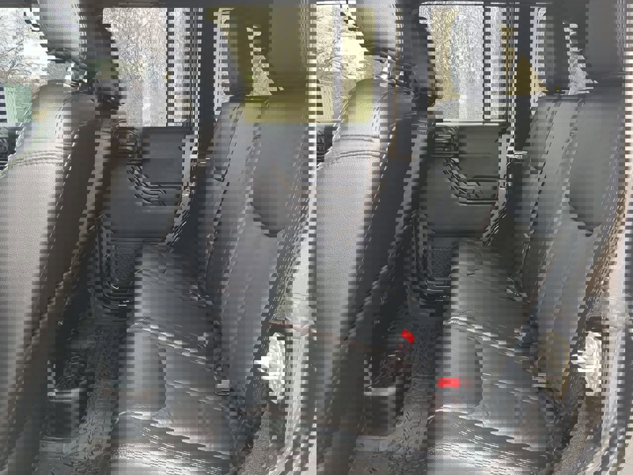 Used 2017 Jeep Wrangler Unlimited Sahara image 12