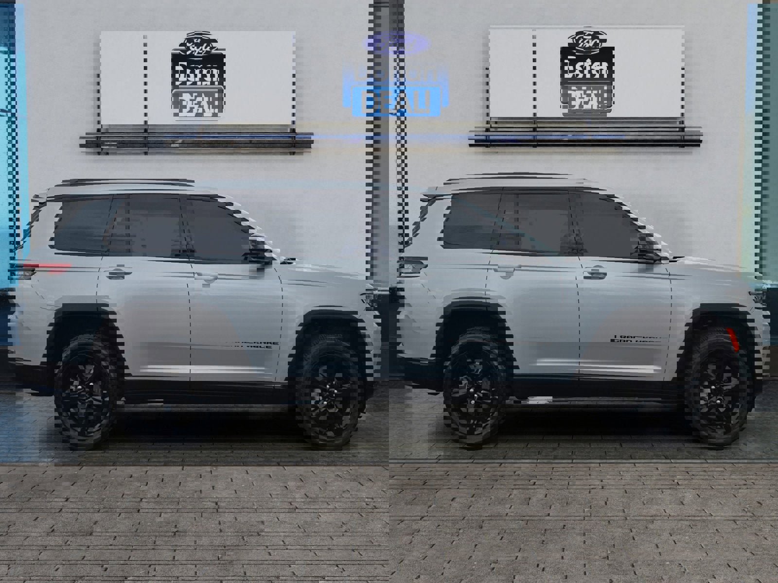 Used 2023 Jeep Grand Cherokee L Laredo image 6