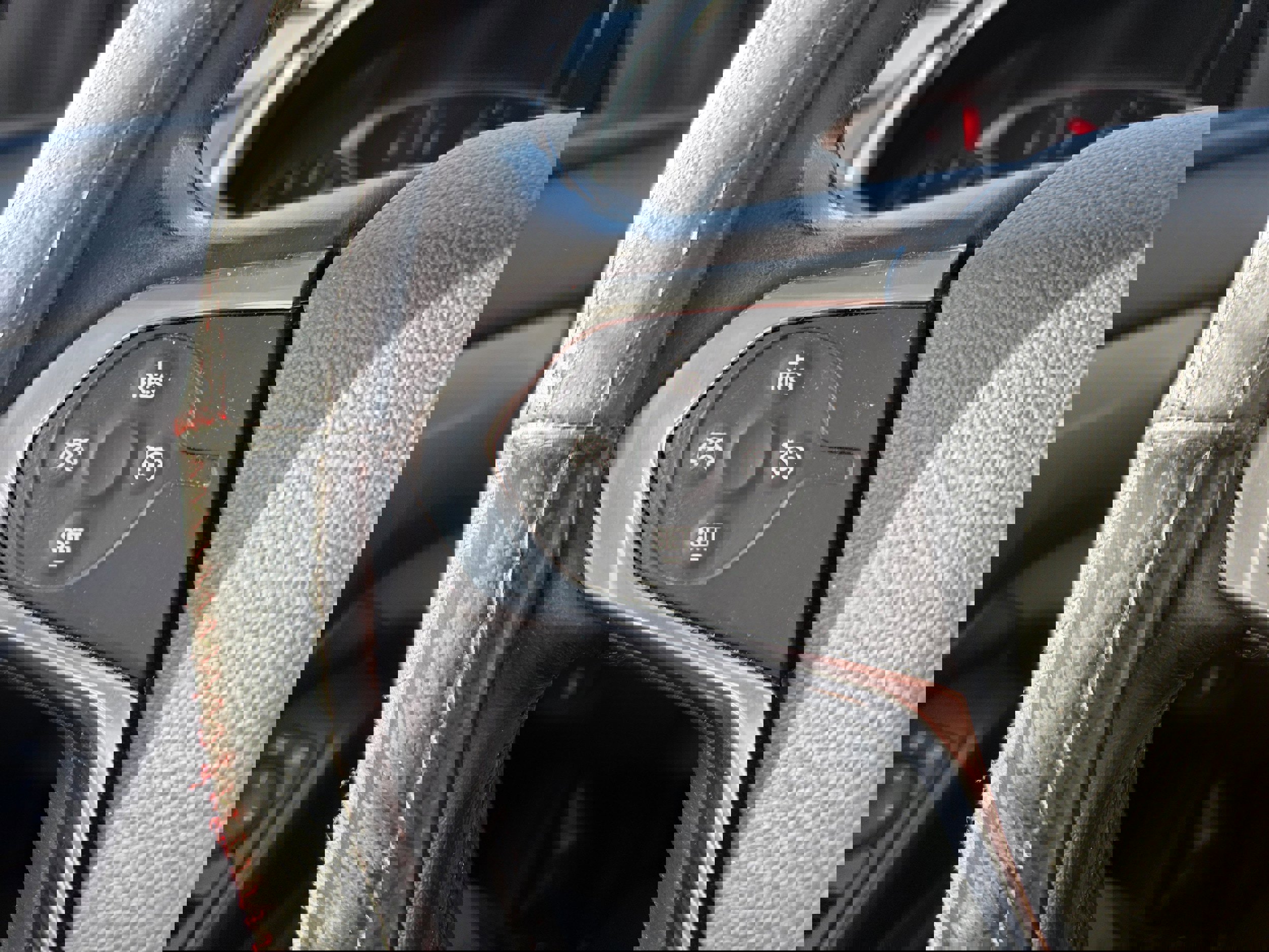 Used 2020 Chevrolet Traverse LT image 14