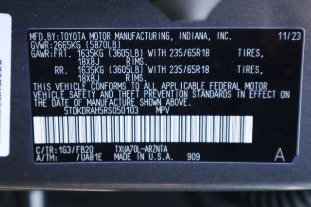 Used 2024 Toyota Highlander LE image 38