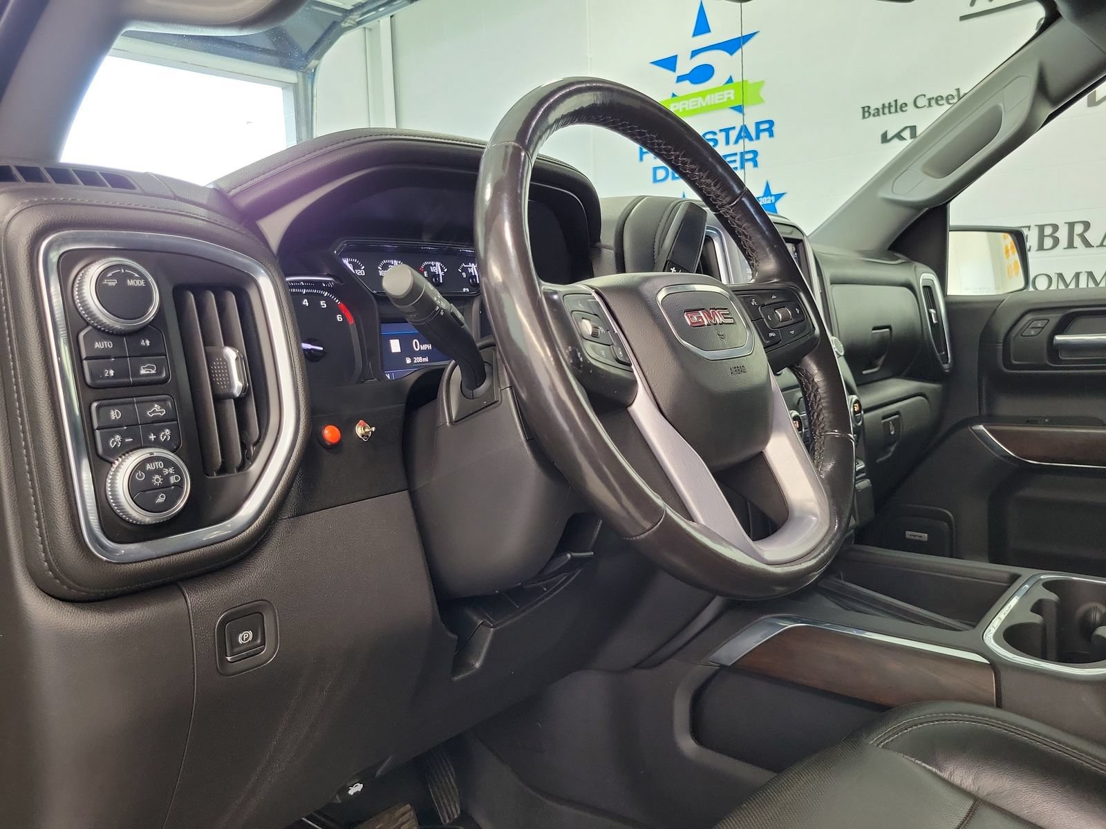 Used 2020 GMC Sierra 1500 SLT w/ SLT Premium Package AWD/4WD image 11