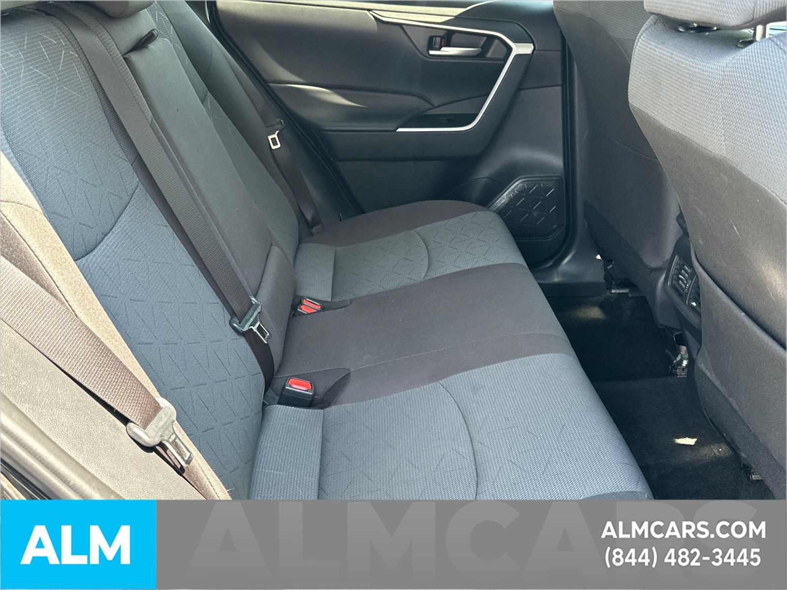 Used 2025 Toyota RAV4 XLE FWD image 18
