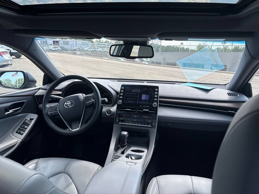 Used 2022 Toyota Avalon XLE w/ Moonroof Package FWD image 10