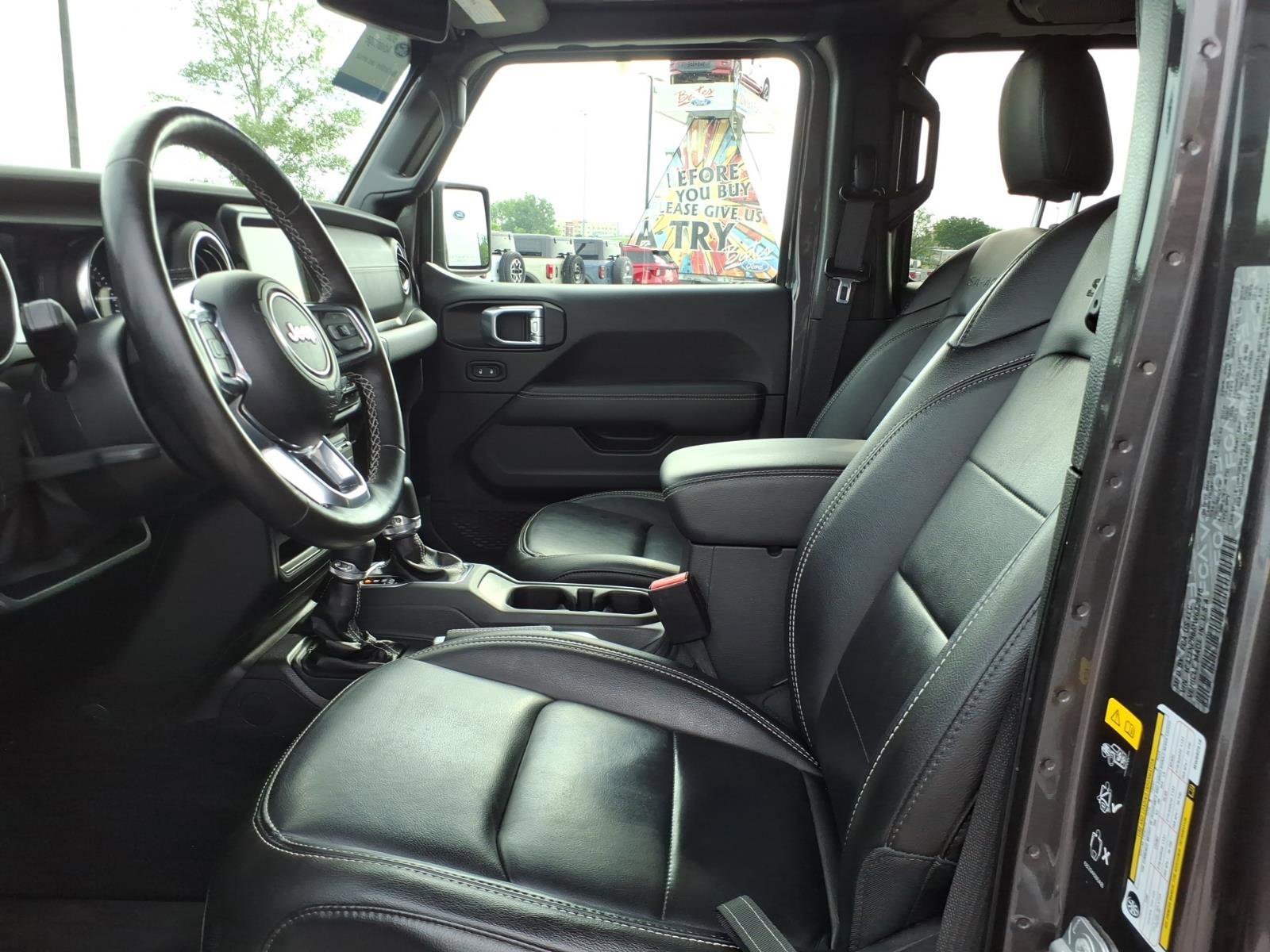 Used 2021 Jeep Wrangler Unlimited Sahara w/ Cold Weather Group AWD/4WD image 10