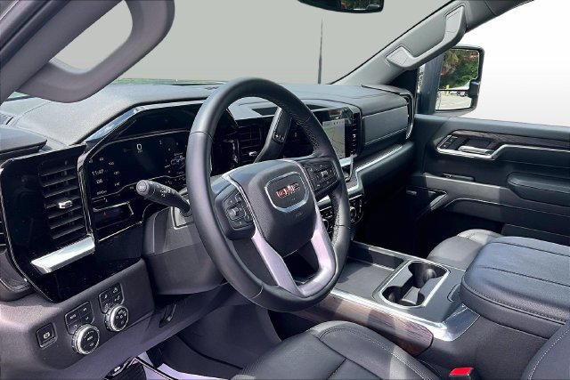 Used 2025 GMC Sierra 2500 SLT AWD/4WD image 15