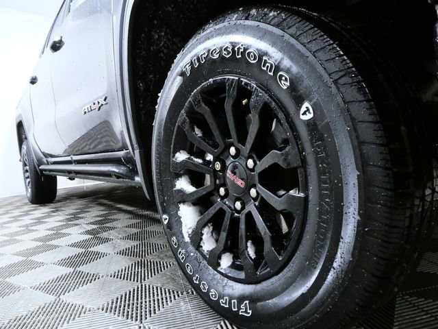Used 2023 GMC Sierra 1500 AT4X image 7