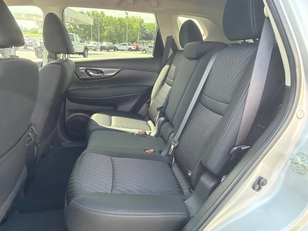 Used 2020 Nissan Rogue SV AWD/4WD image 13