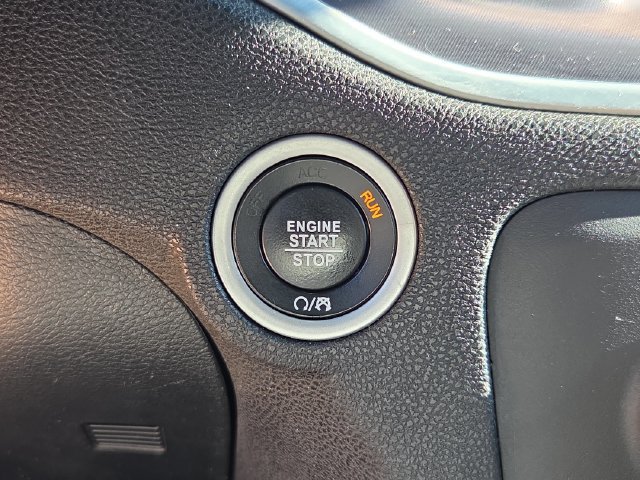 Used 2019 Dodge Charger SXT w/ Blacktop Package RWD image 19