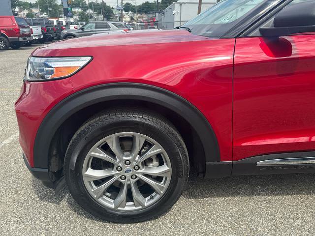 Certified 2022 Ford Explorer XLT w/ Equipment Group 202A AWD/4WD image 11