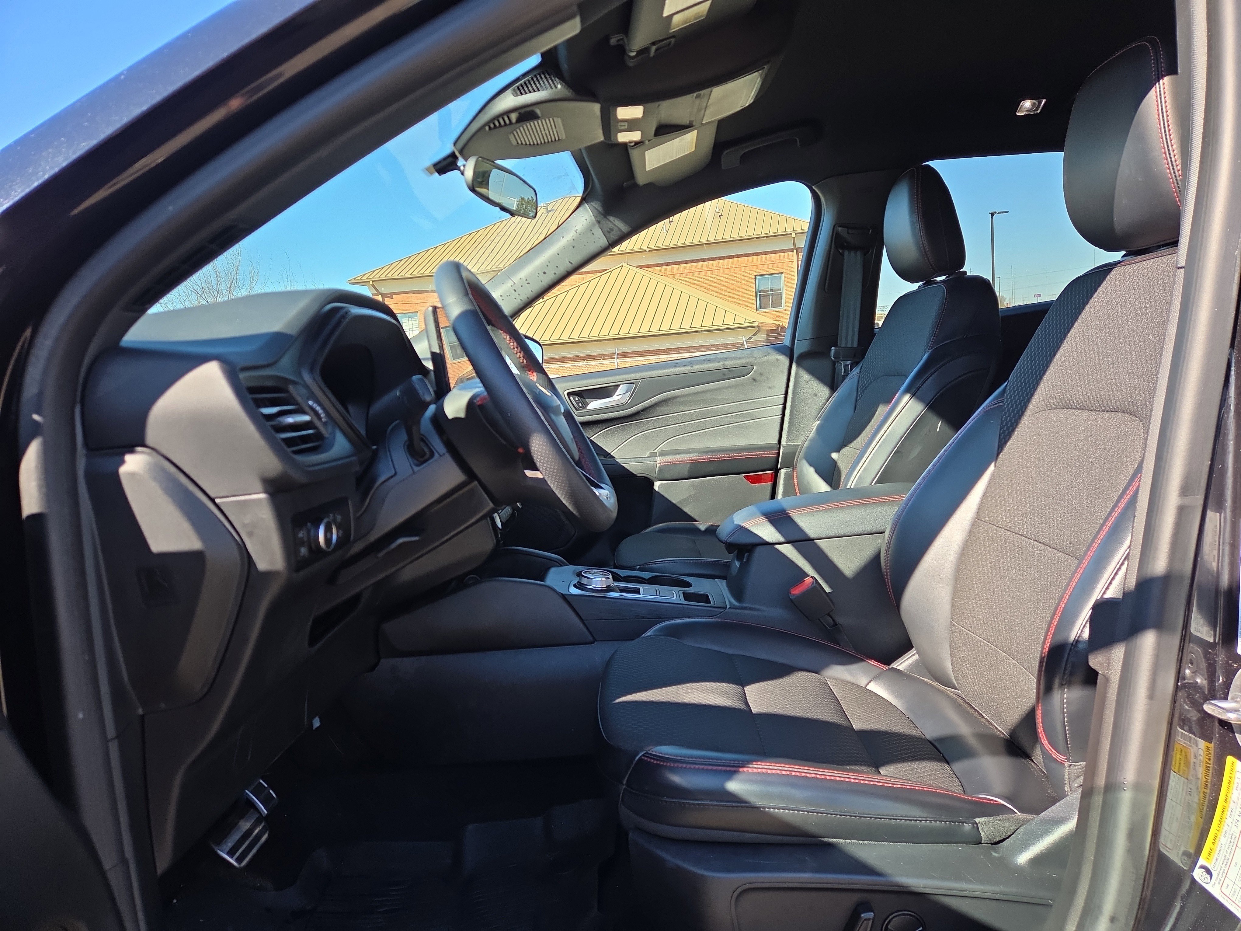 Certified 2024 Ford Escape ST-Line Select w/ Tech Pack #1 AWD/4WD image 10