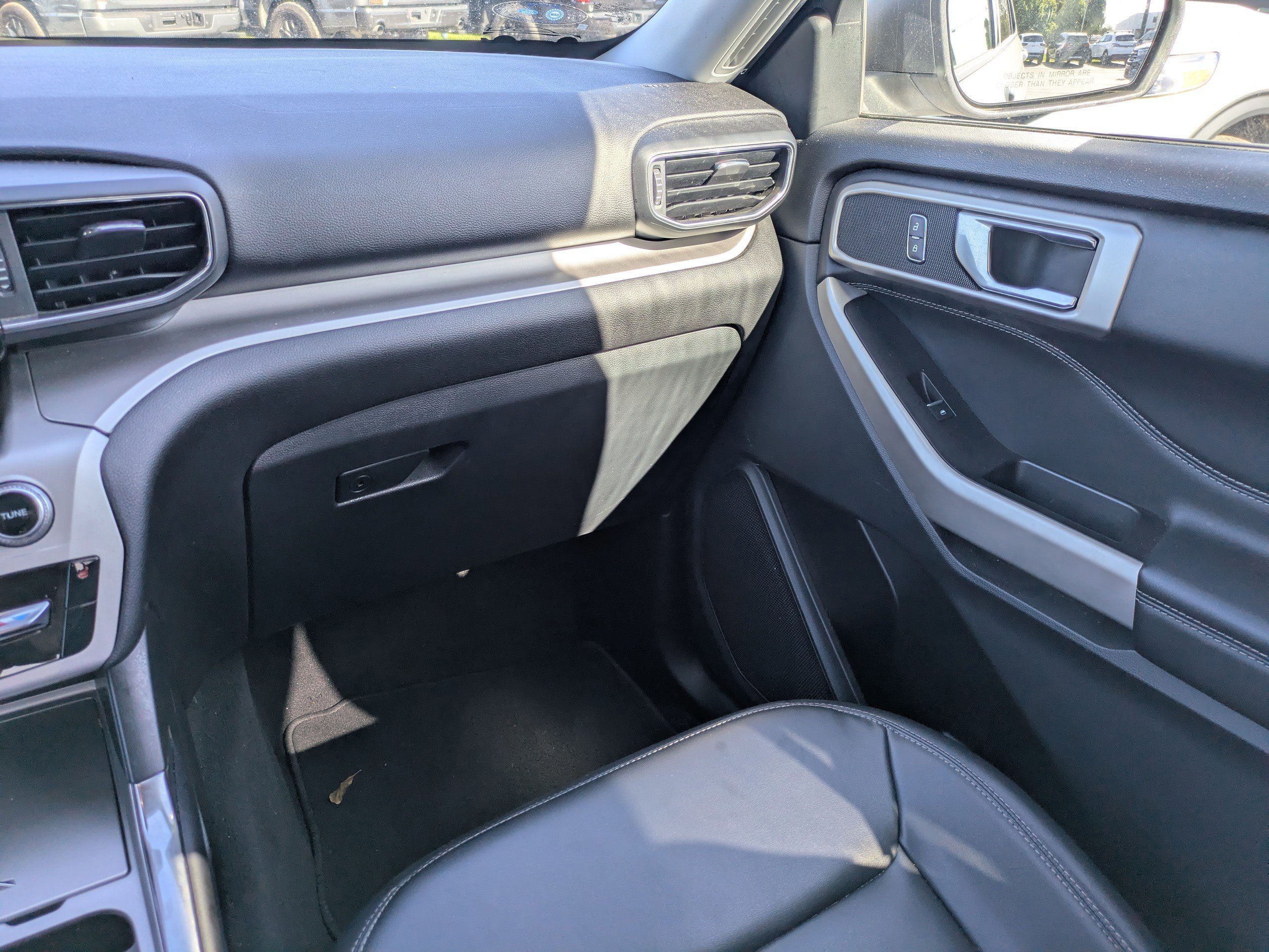 Certified 2022 Ford Explorer XLT w/ Equipment Group 202A RWD image 15