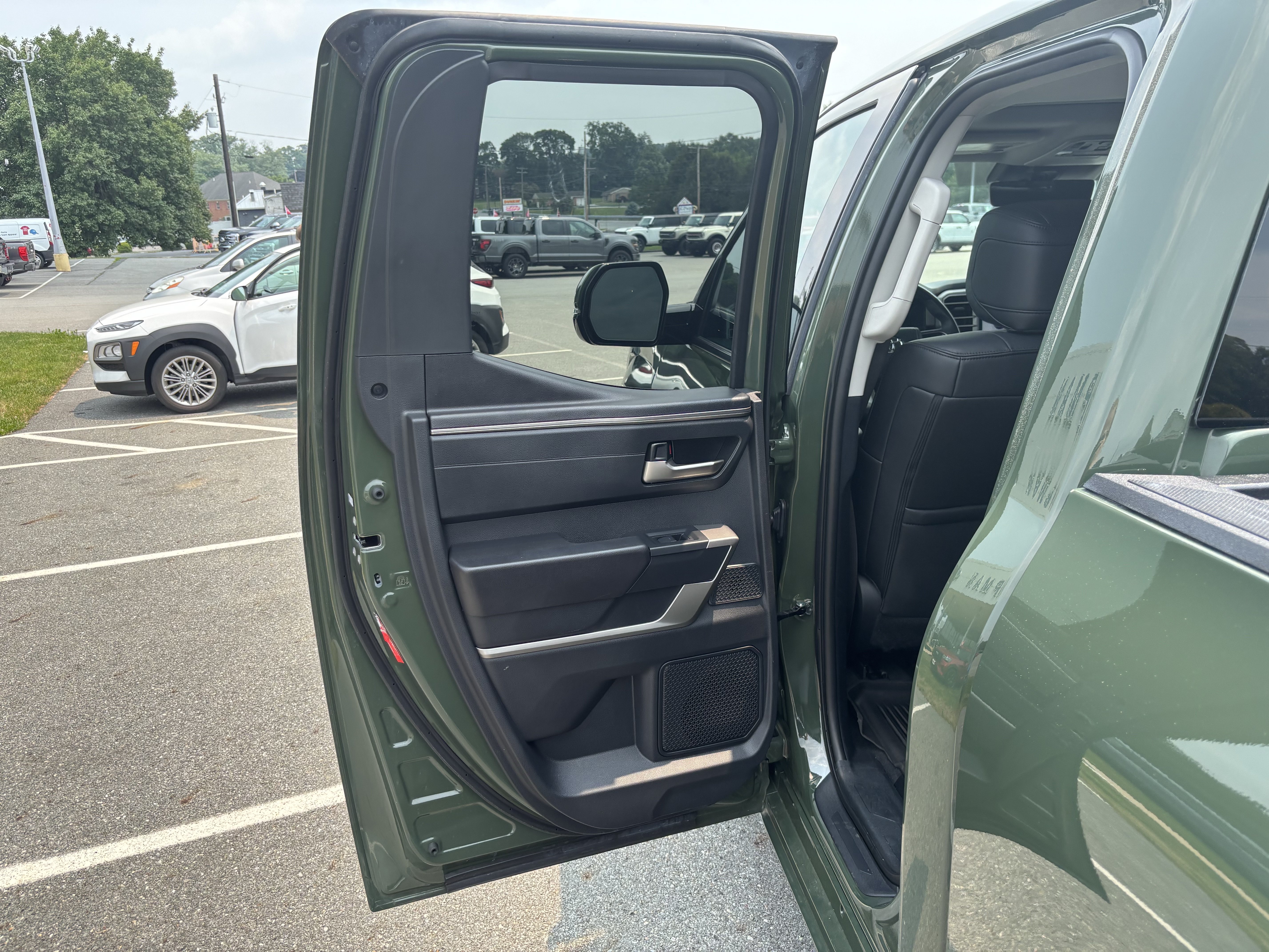 Used 2022 Toyota Tundra Limited AWD/4WD image 26