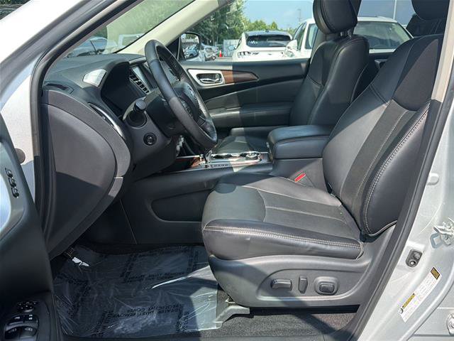 Used 2018 Nissan Pathfinder Platinum AWD/4WD image 22