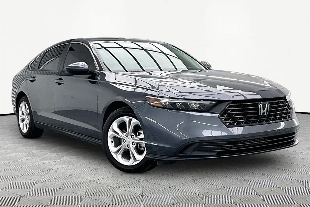 Used 2025 Honda Accord LX image 12