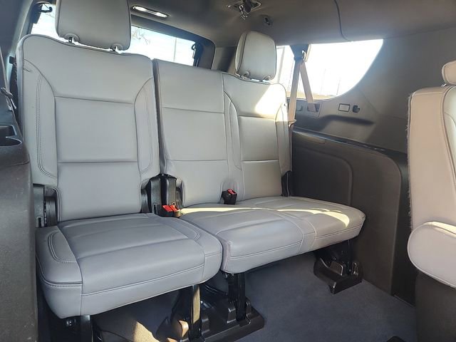 Used 2024 GMC Yukon XL SLT w/ SLT Luxury Package image 32