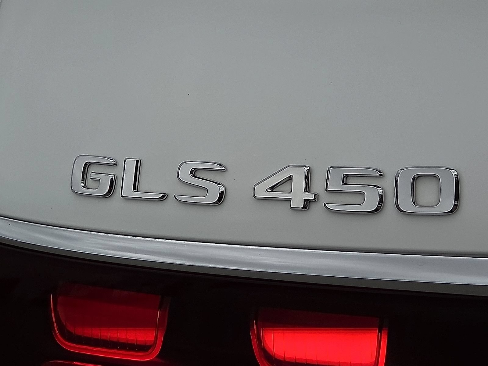Used 2026 Mercedes-Benz GLS 450 4MATIC image 9