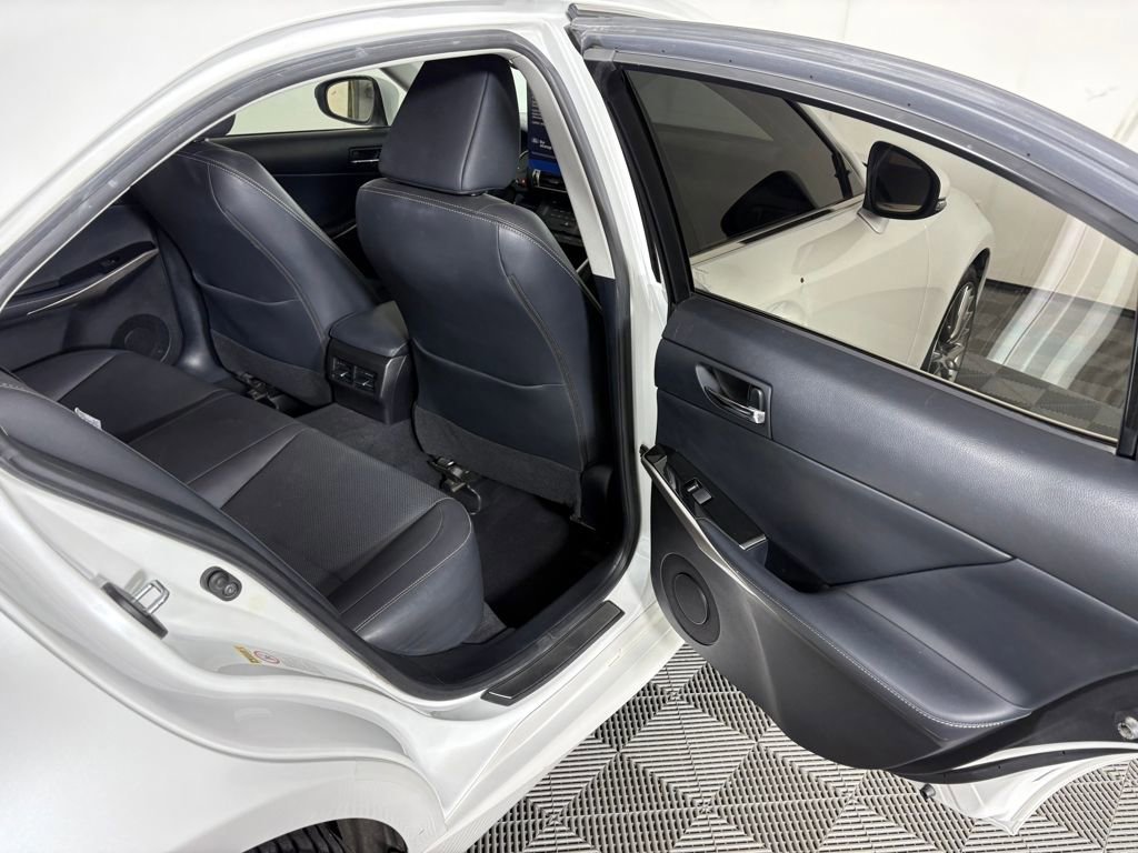 Used 2016 Lexus IS 200t image 32