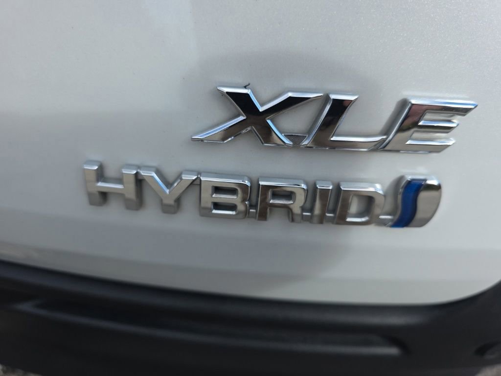 Used 2024 Toyota Sienna XLE image 40