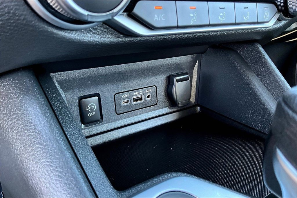 Used 2025 Nissan Sentra SV FWD image 18
