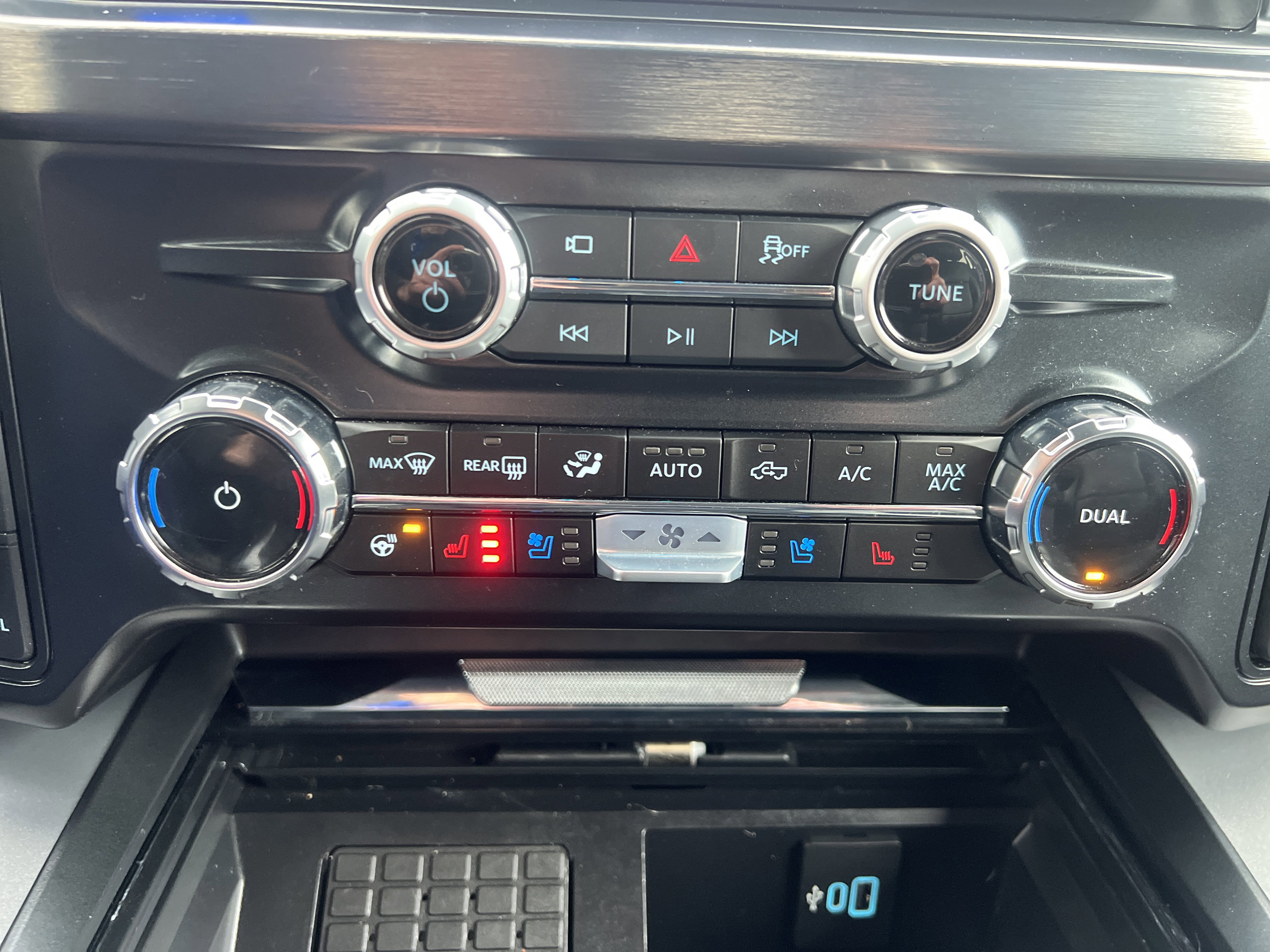 Certified 2025 Ford F350 Lariat AWD/4WD image 29