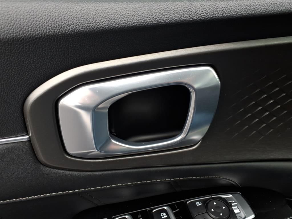 Used 2022 Kia Sorento SX image 17