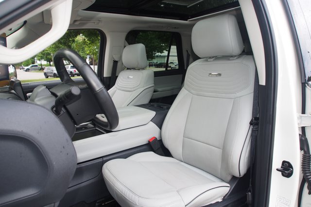 Certified 2025 Ford Expedition Max Platinum w/ Platinum Ultimate Package AWD/4WD image 18