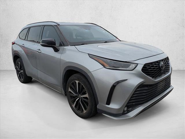 Used 2021 Toyota Highlander XSE video 3