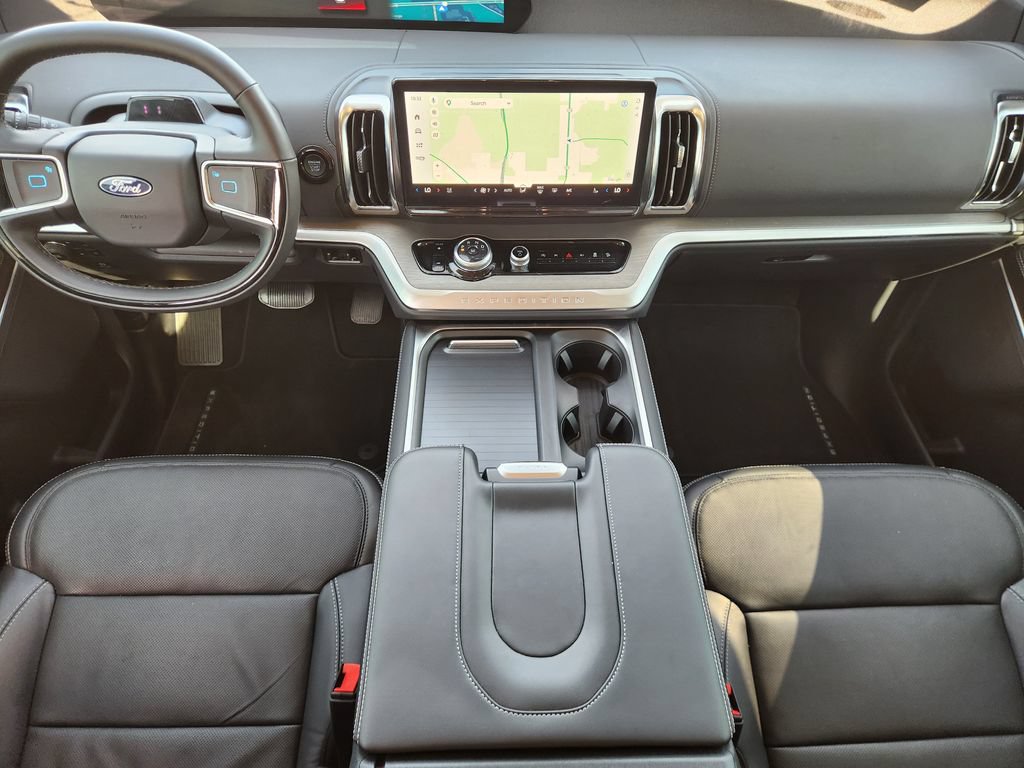 Certified 2025 Ford Expedition Platinum w/ Driver's Package AWD/4WD image 24
