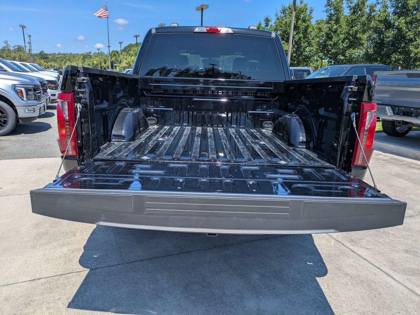 Certified 2025 Ford F150 STX w/ LOBO Package AWD/4WD image 5