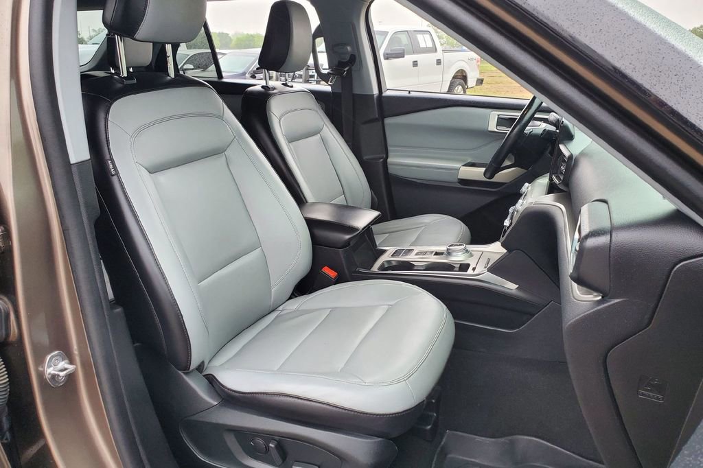 Certified 2021 Ford Explorer XLT w/ Equipment Group 202A RWD image 23